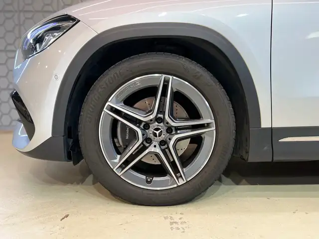 Mercedes-Benz Gla Class view 6