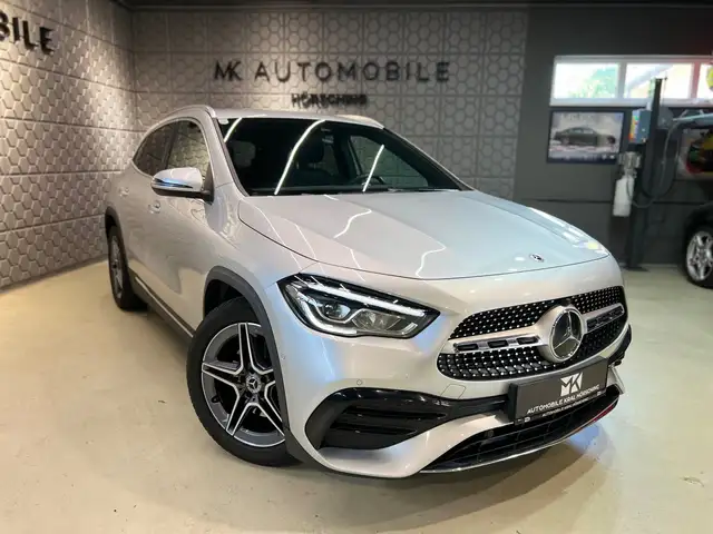 Mercedes-Benz Gla Class view 4