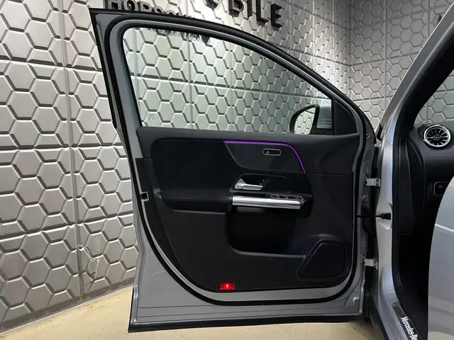 Mercedes-Benz Gla Class view 11