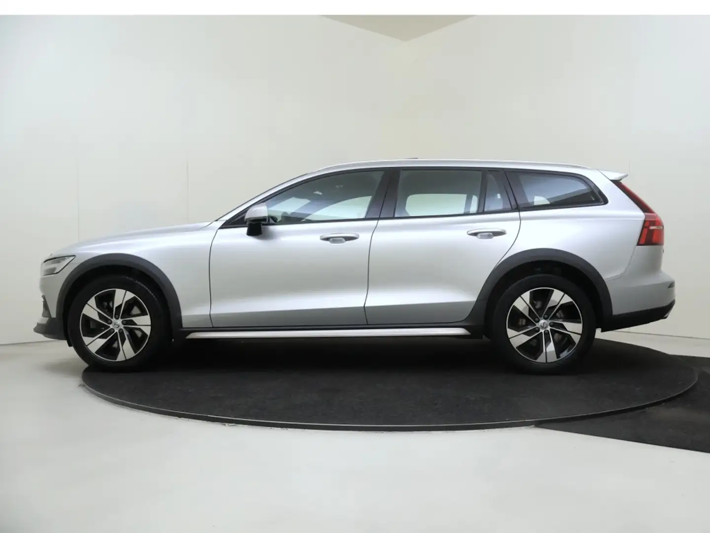 Volvo V60 Cross Country T5 AWD Pro | Stoelventilatie | Head Up | Panoramad Grijs - 2