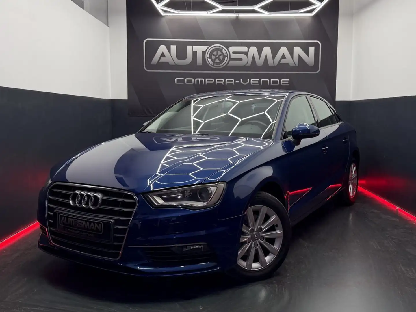 Audi A3 Sedan 1.6 TDI clean 110CV Attraction Azul - 1