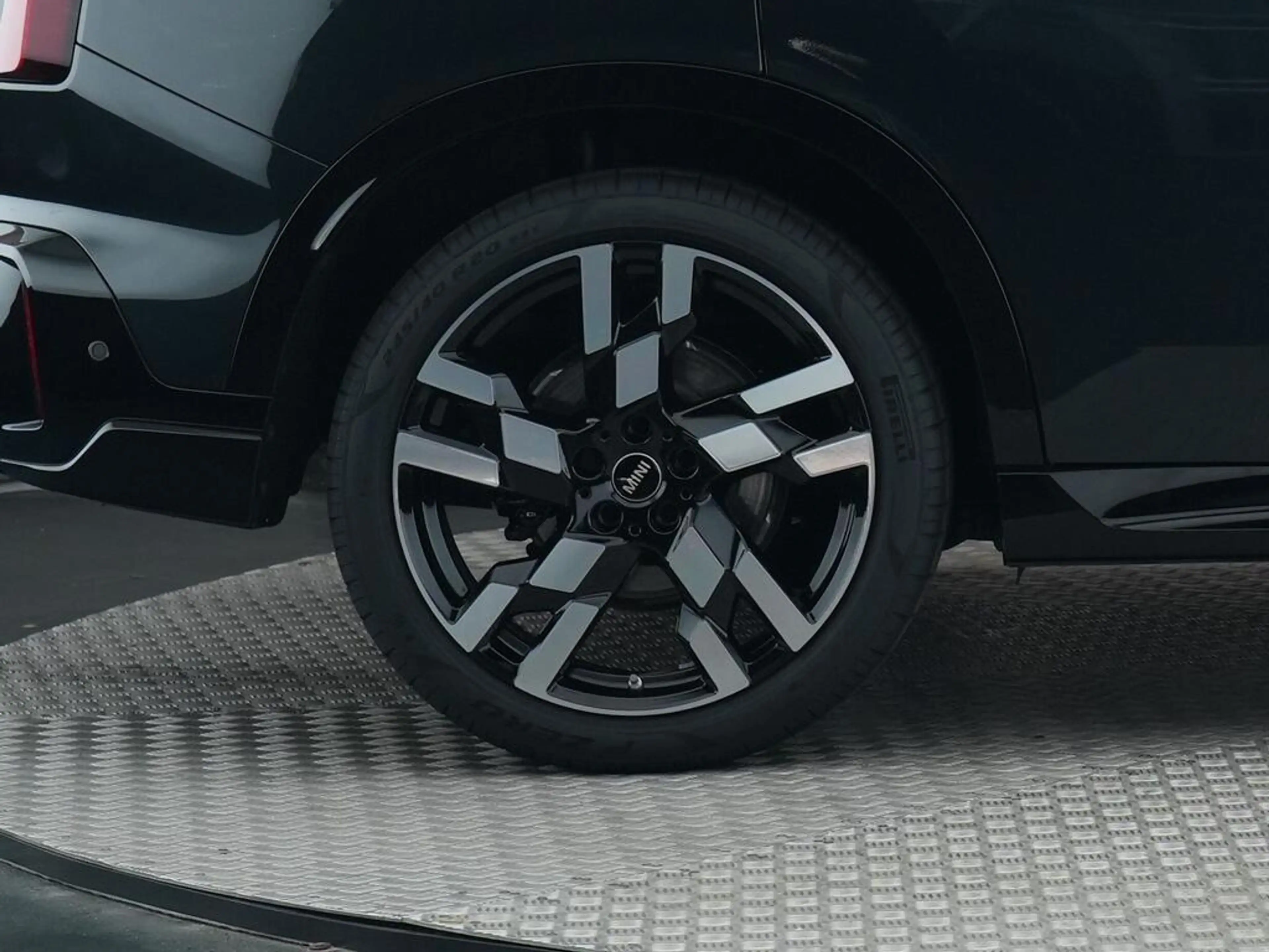 MINI Cooper Countryman 2.0 S ALL4 John Works XL — photo 15