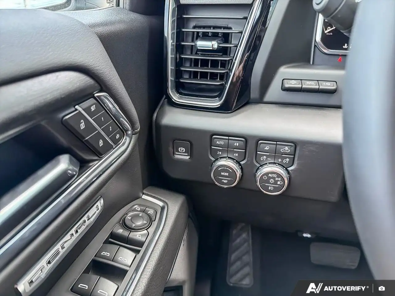 GMC Sierra 1500 fotografie GMC Sierra 1500