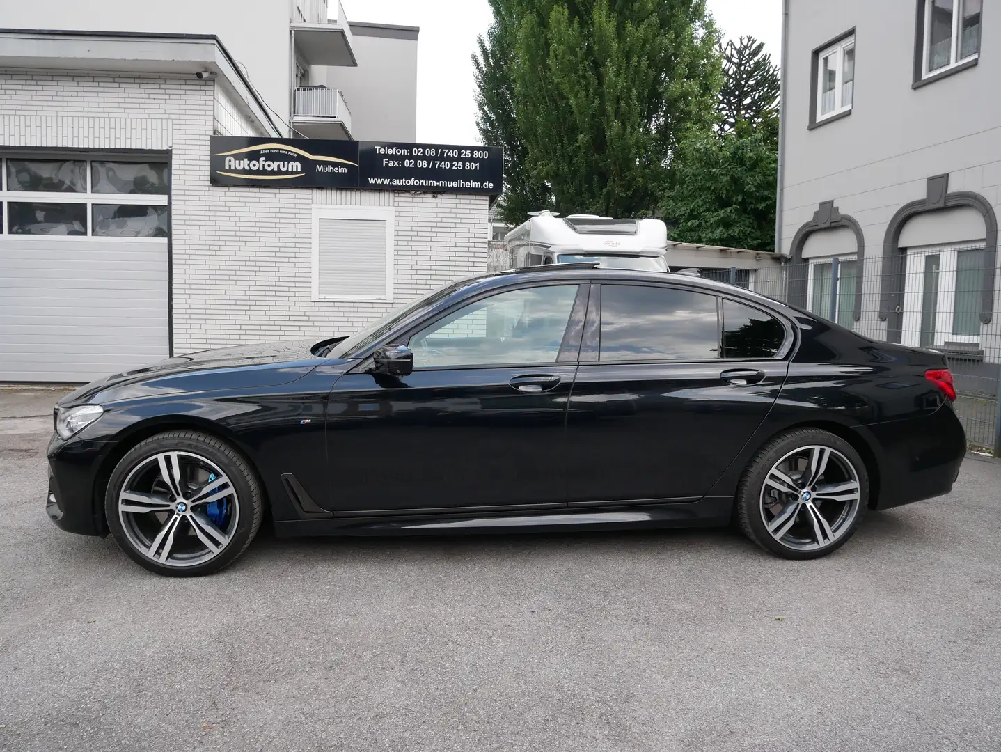 BMW 740 740 d xDrive M Sport Laser Pano KeyGo DrivPro360Ka Noir - 2