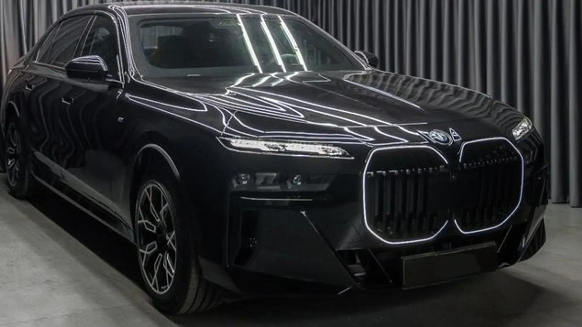 BMW 760 M760e xDrive Negro - 2