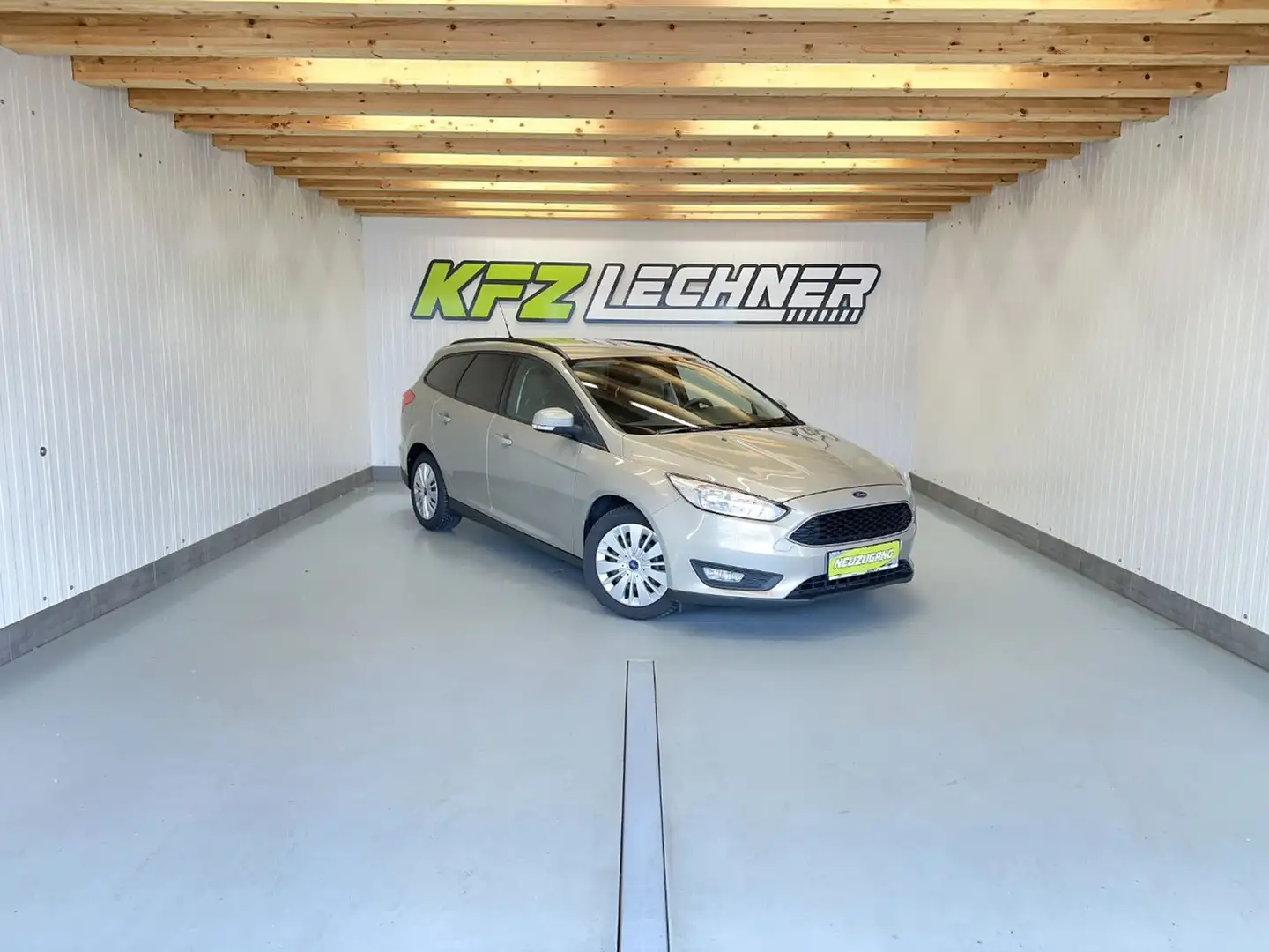 Ford Focus Turnier 1.5 TDCi "SITZH*NAVI*TEMPOMAT" Grau - 1