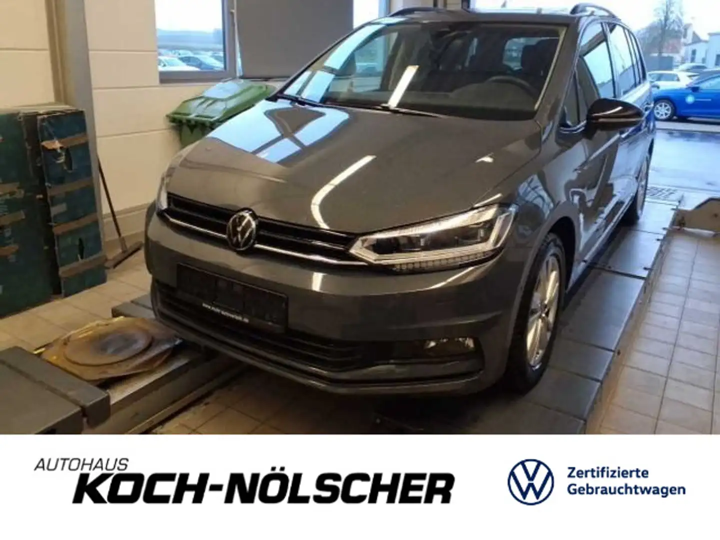 Volkswagen Touran 2.0TDI Highline DSG AHK Navi LED Pano Sta Grau - 1