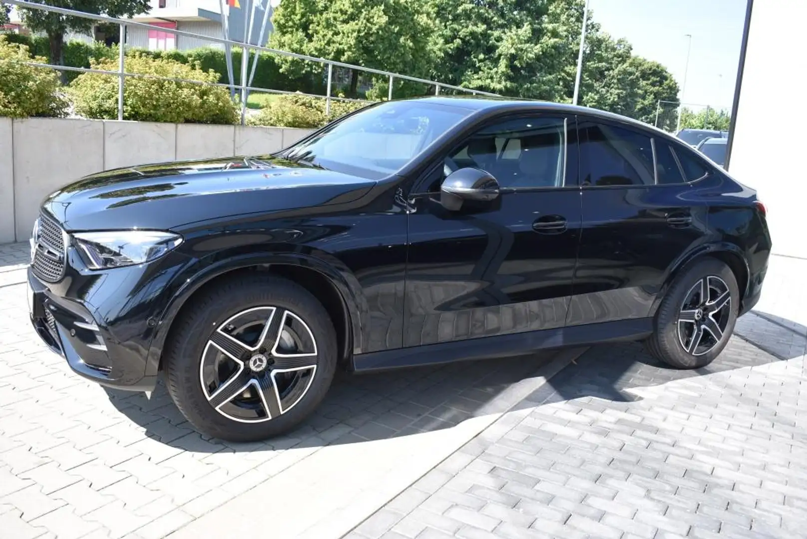 Mercedes-Benz GLC 200 4m C AMG*Night*AHK*Dig-Light*Memory*360° Schwarz - 2