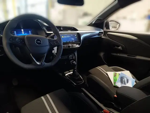 Opel Corsa view 9