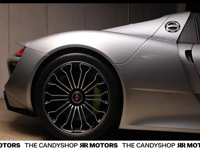 Porsche 918 Spyder *Perfekt*GT-Silber*Nr.643/* Ansicht 22