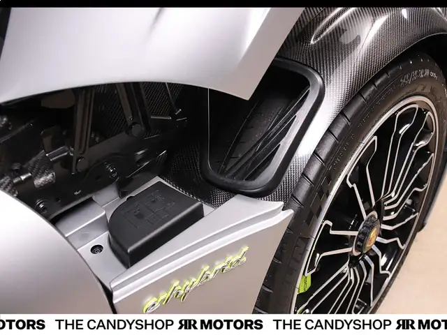 Porsche 918 Spyder *Perfekt*GT-Silber*Nr.643/* Ansicht 18