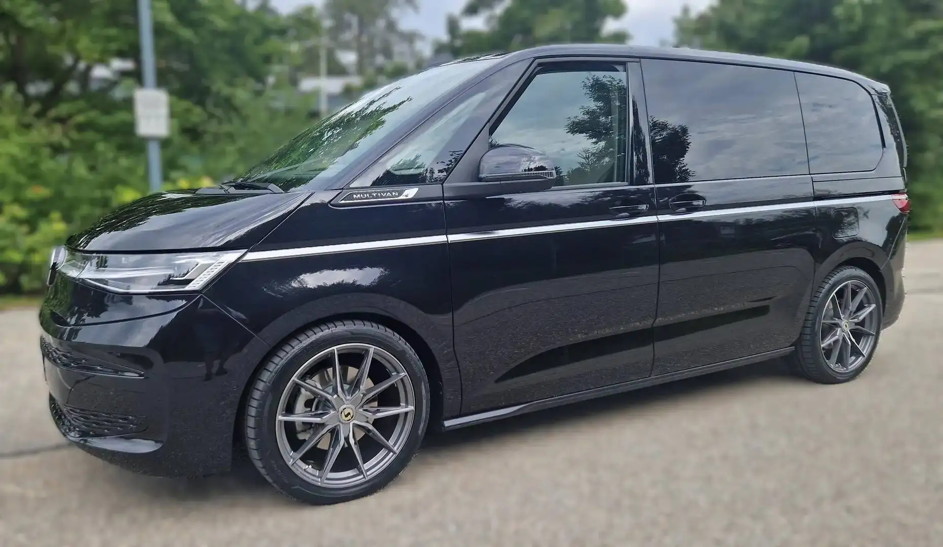 Volkswagen T7 Multivan Multivan 1,5 TSI Style eHybrid PHEV 4Motion Schwarz - 2