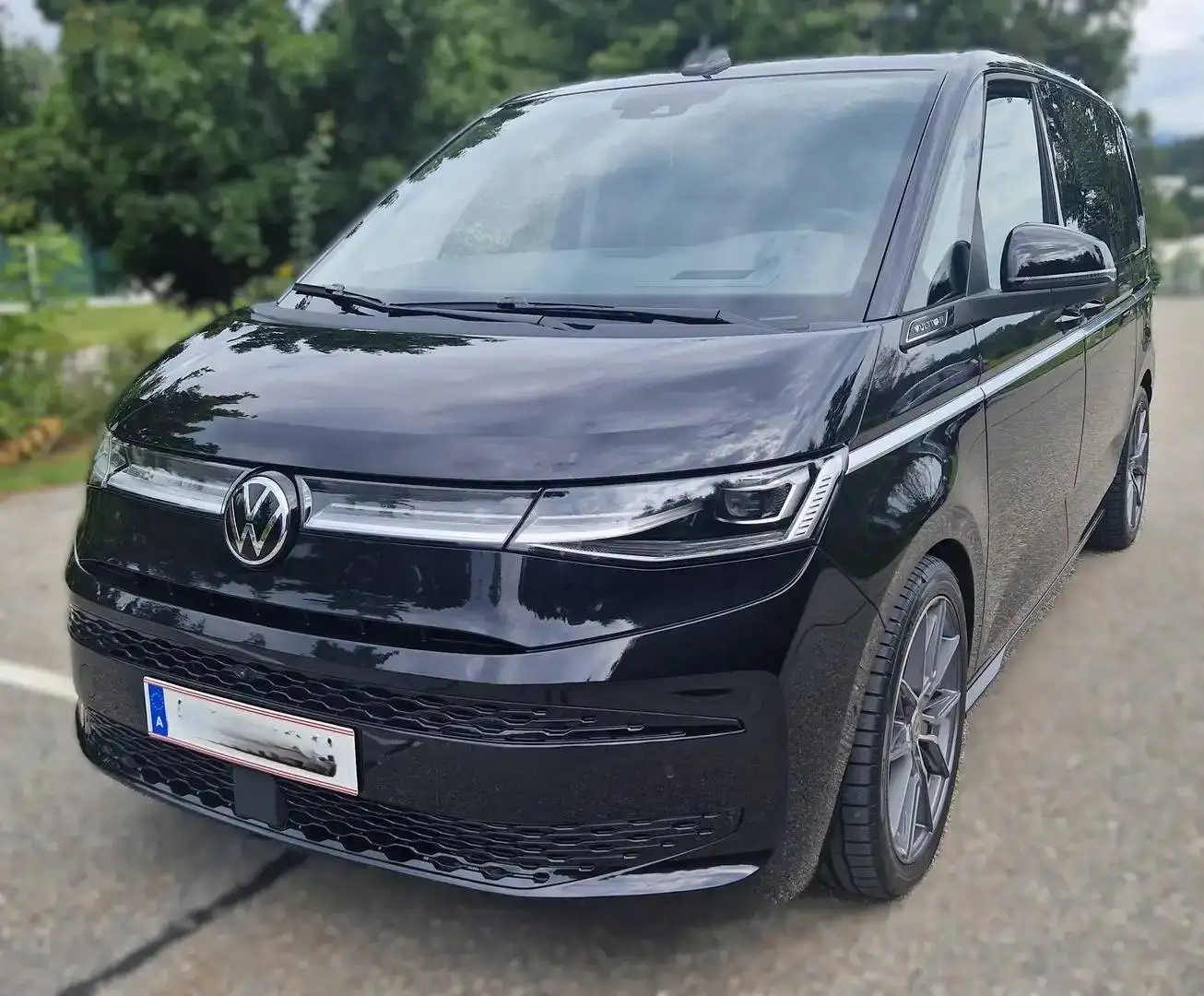 Volkswagen T7 Multivan Multivan 1,5 TSI Style eHybrid PHEV 4Motion Schwarz - 1