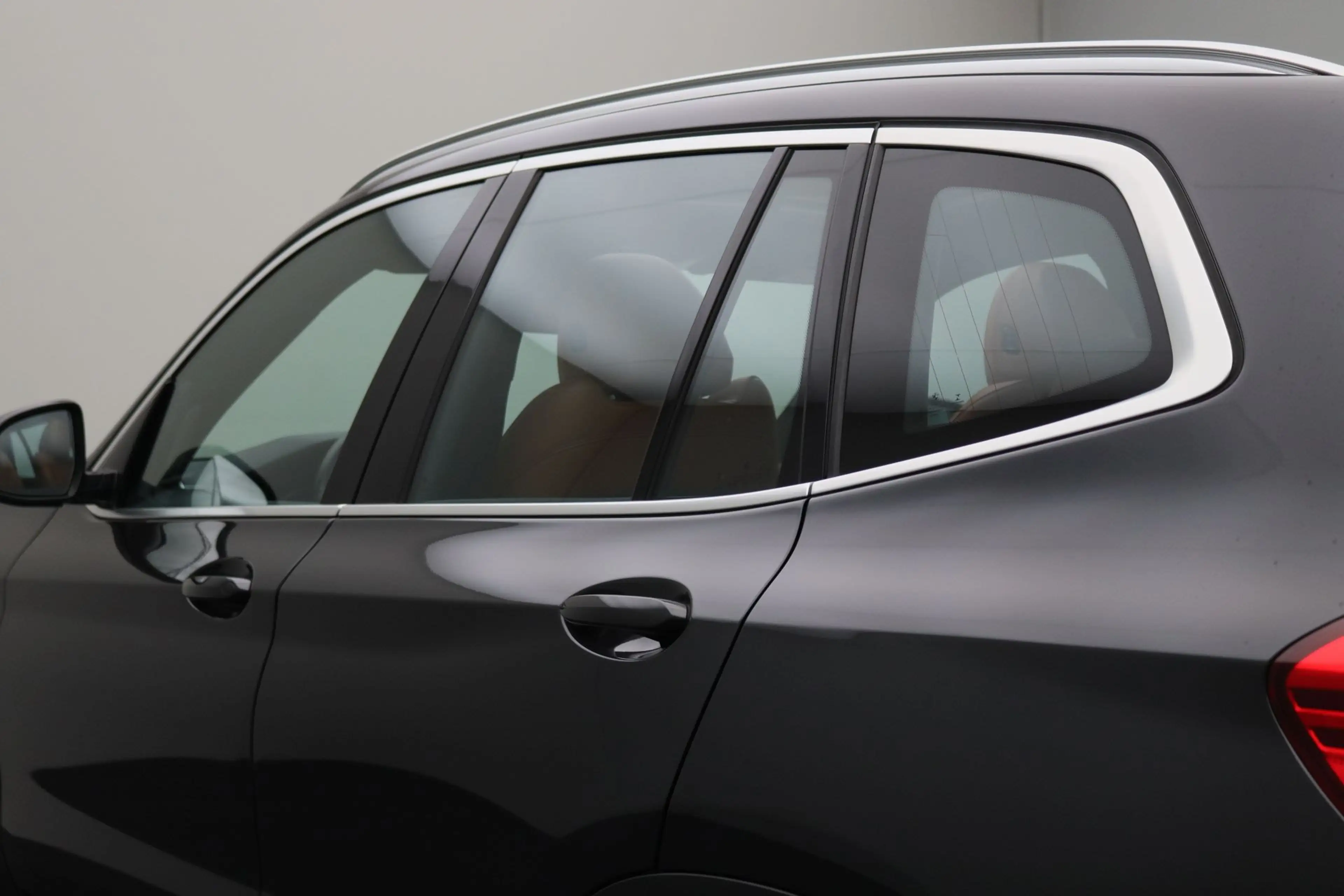 BMW iX3 High Executive 80 kWh — photo 8