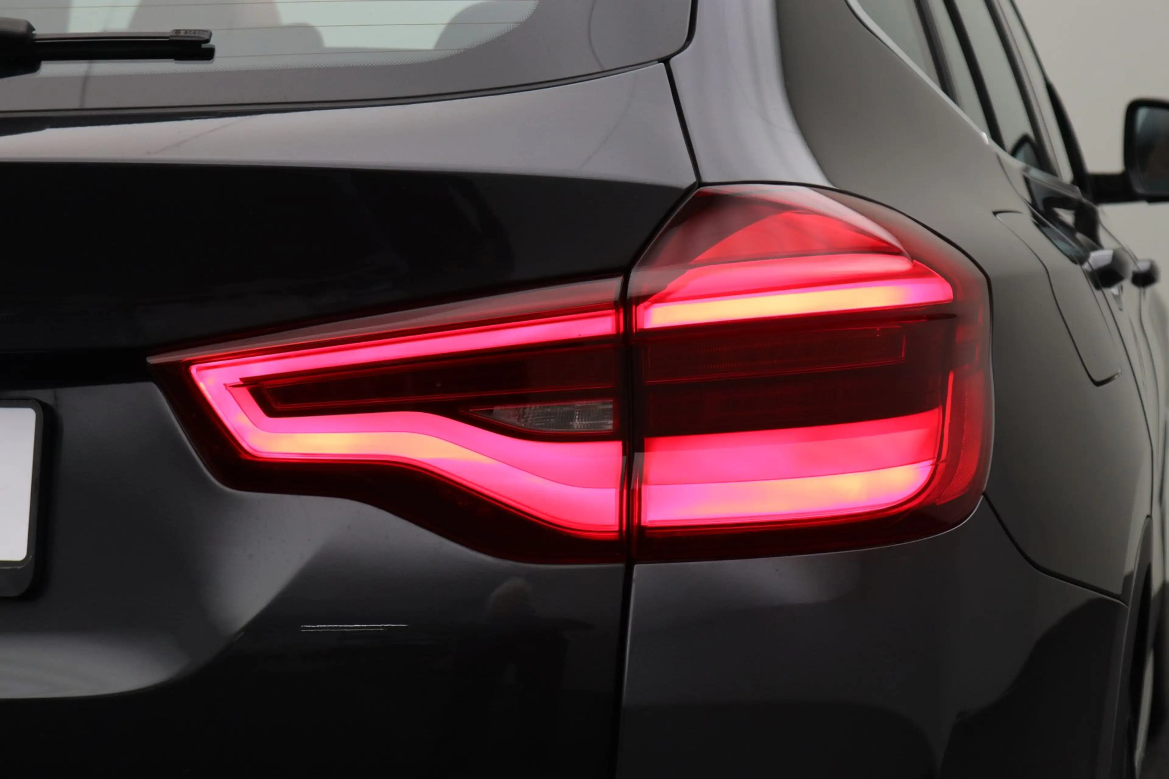 BMW iX3 High Executive 80 kWh — photo 11