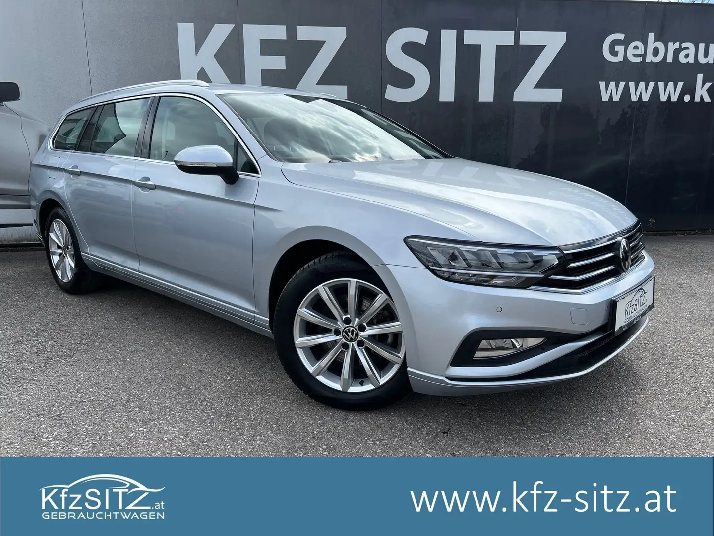 Volkswagen Passat Variant Business 2,0  TDI DSG Silber - 1