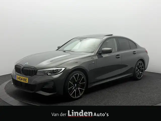 BMW 330 3-serie 330e M-Sport | 19 Inch | Trekhaak | Schuif