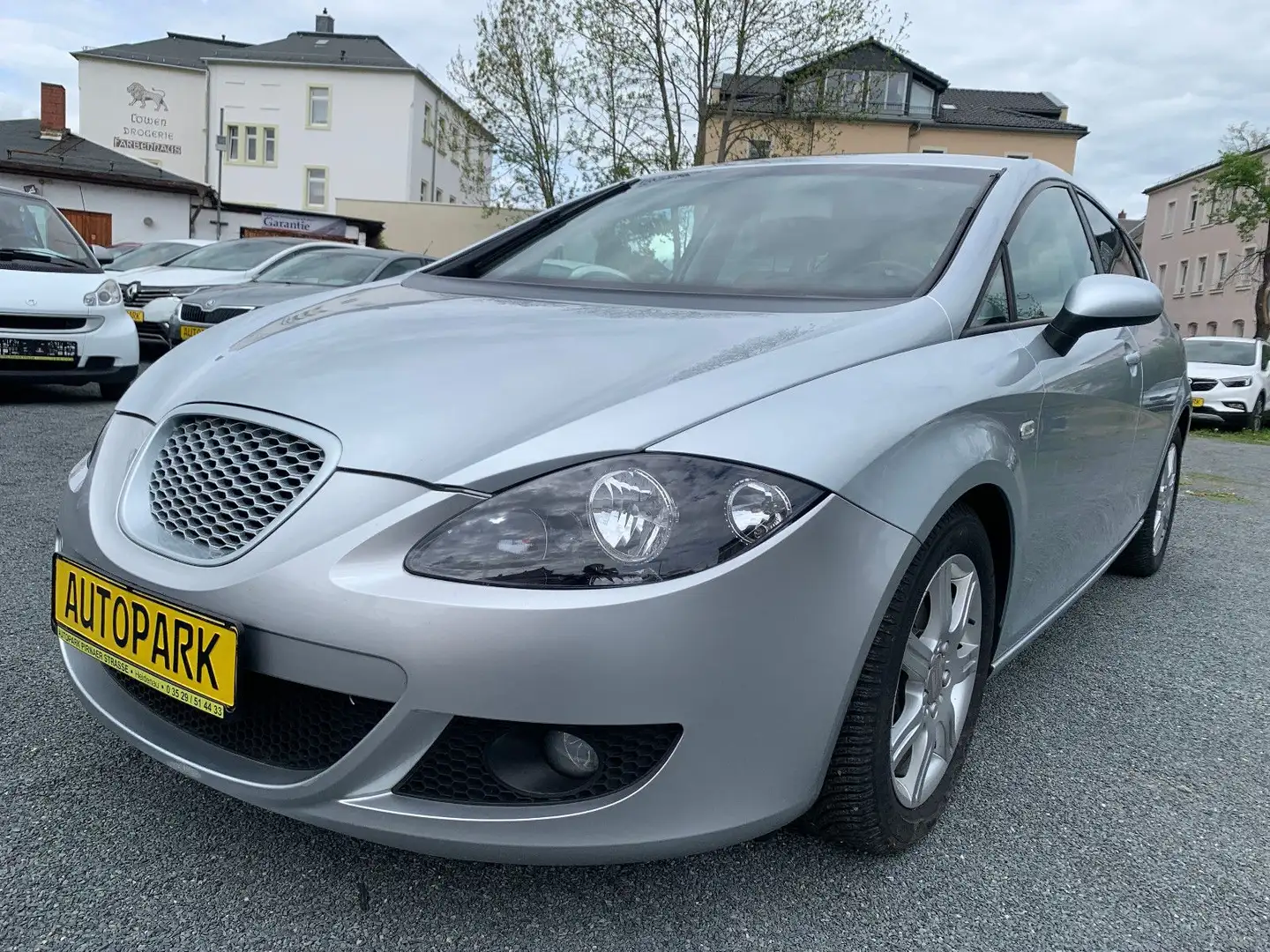 SEAT Leon 1.6 *Klimaaut., Temp., LMF, Nr. 42 Argent - 1