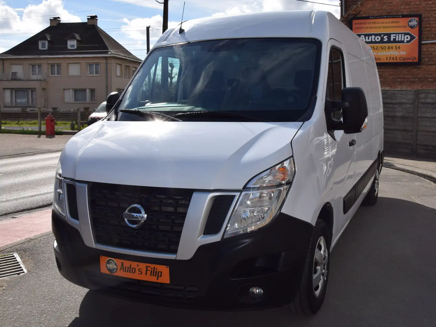 Nissan NV400 Zeer propere nissan NV 400 met camera en kasten Білий - 2