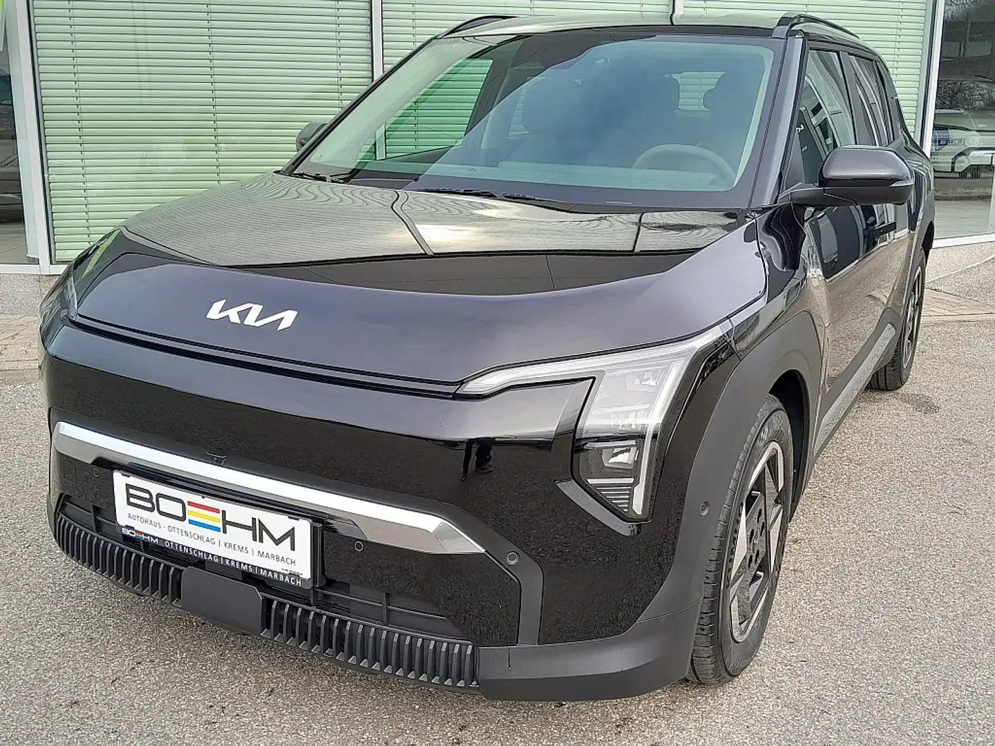 Kia EV3 FWD 81,4kWh Long Range Earth Plus Schwarz - 1