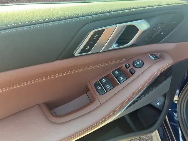 BMW X5 view 9