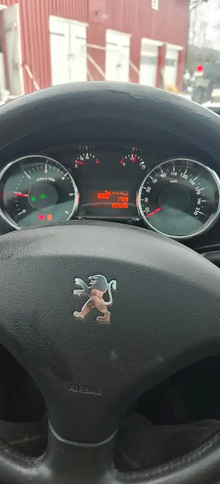 Peugeot 3008 1.6 HDi 115ch FAP Roland Garros