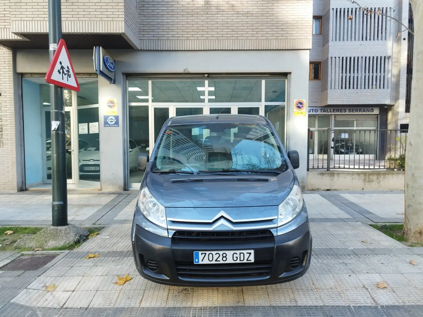 Citroen Jumpy Combi HDI 5/6pl. 120 Grau - 2