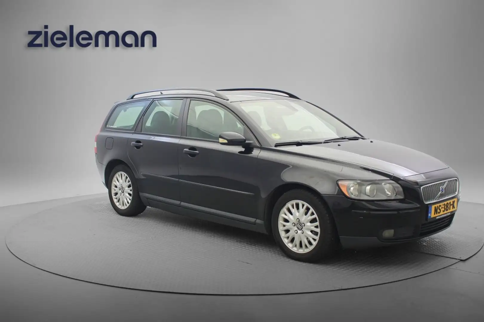 Volvo V50 2.0D Kinetic - Leer, Cruise, Clima, Trekhaak, Stoe Zwart - 1