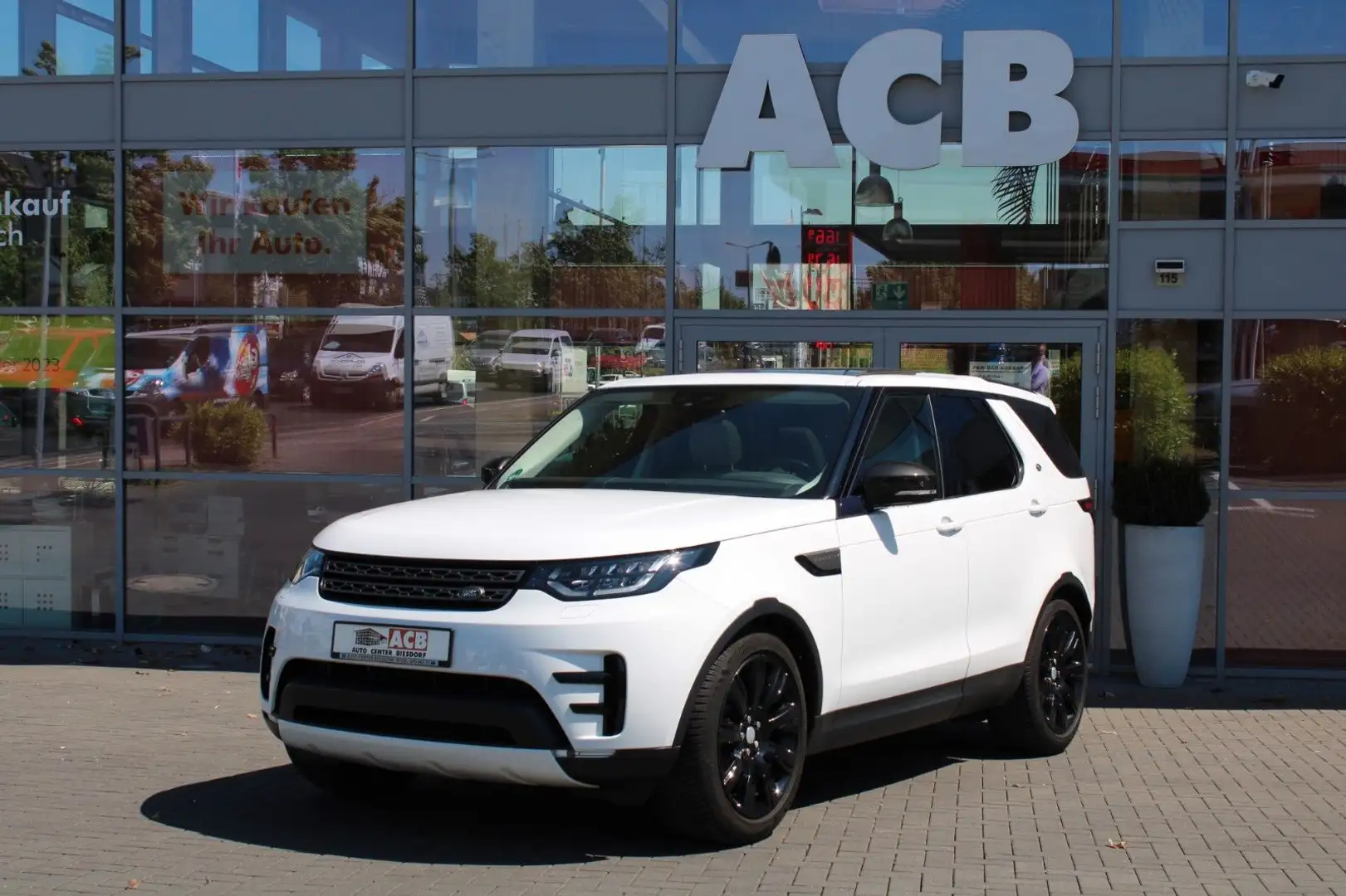 Land Rover Discovery 5 Si6 SE AWD Pano LED DAB Luftfed. White - 1