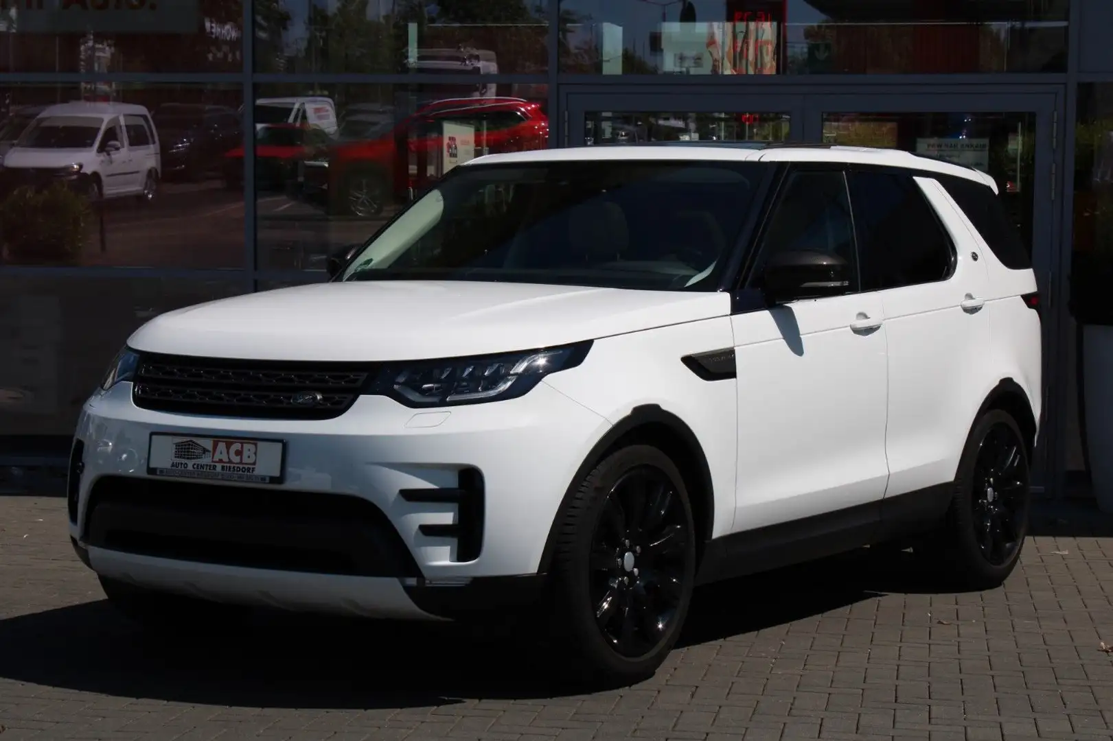 Land Rover Discovery 5 Si6 SE AWD Pano LED DAB Luftfed. White - 2