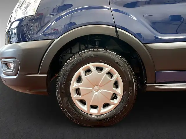 Ford Transit view 5
