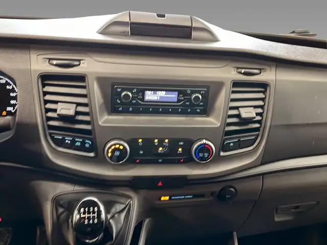 Ford Transit view 14