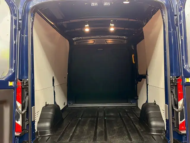 Ford Transit view 8