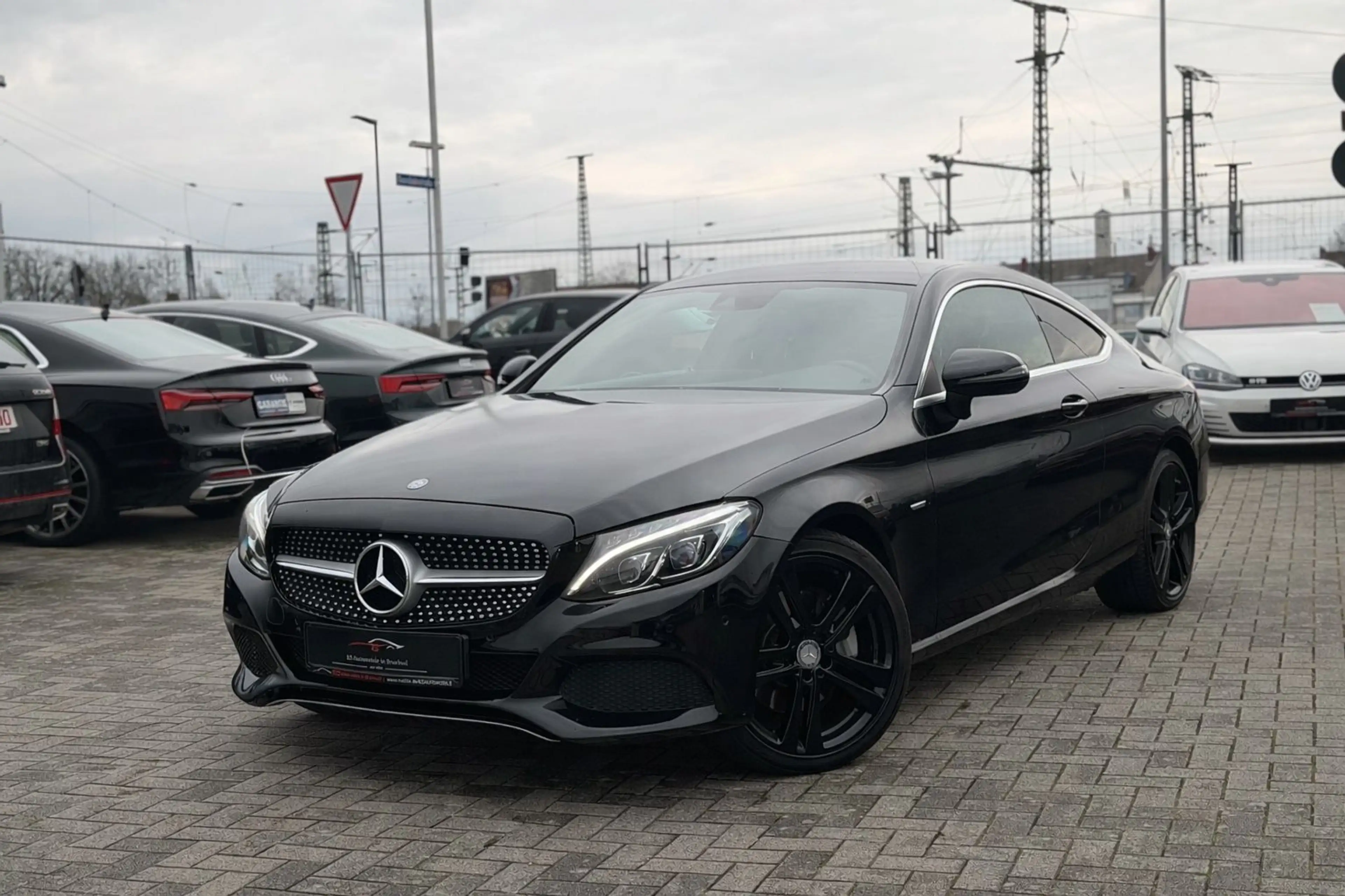 Mercedes-Benz C 250 d Coupé Edition 1 *Alcantara*LED*Navi*