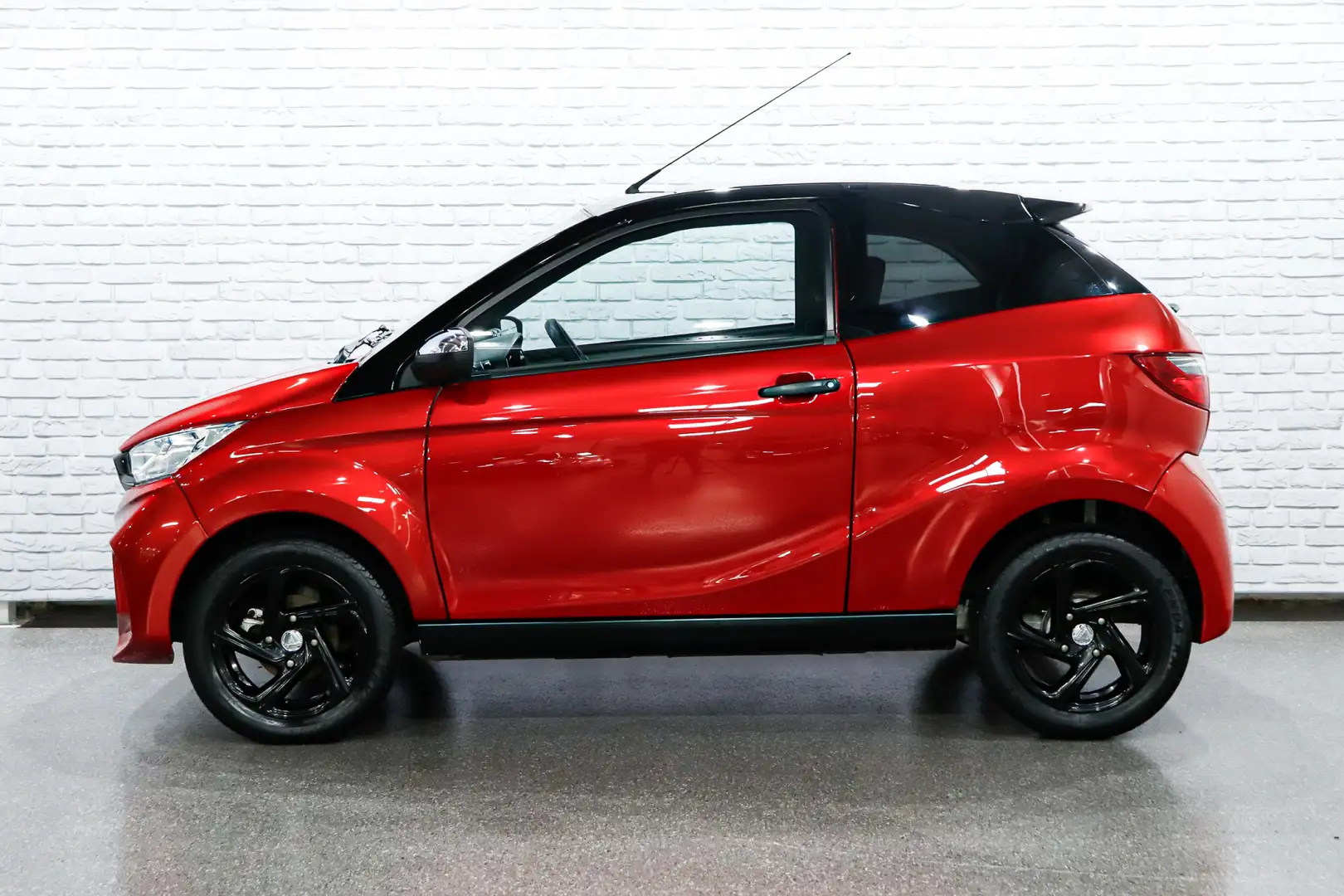 Aixam Coupe Sport / Parkeersensoren / Ruime kofferbak Rood - 2