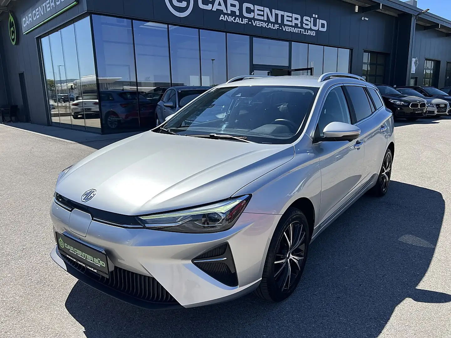 MG MG5 EV Luxury 61,1 kWh Maximal Reichweite Silber - 1