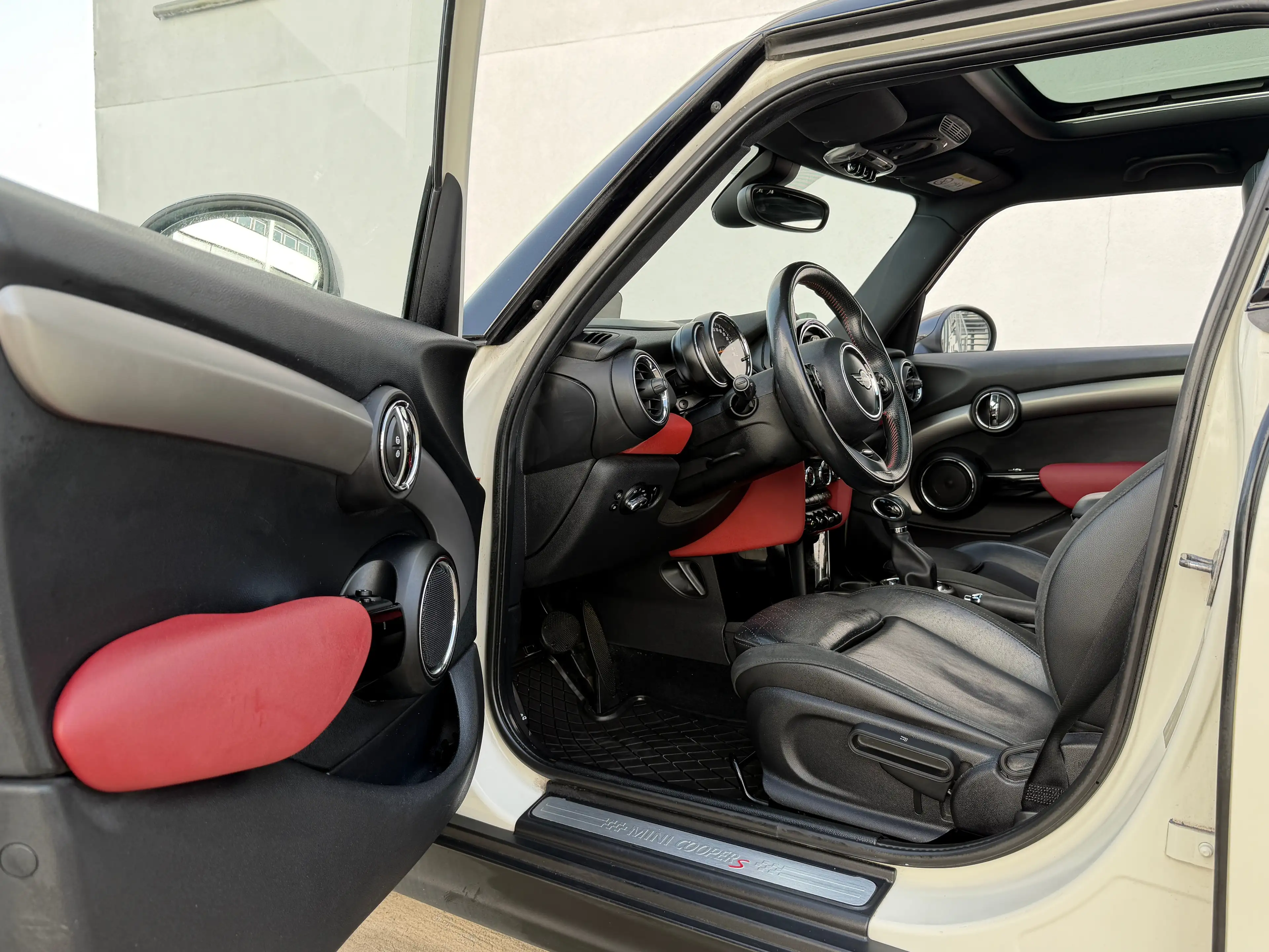 MINI Cooper SD Cooper SD JCW-Paket *Pano* LED Navi HeadUp Automat — photo 4
