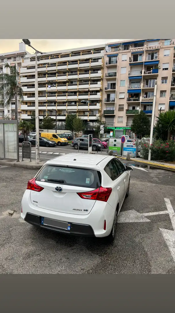 Toyota Auris Hybride 136h Dynamic - 2