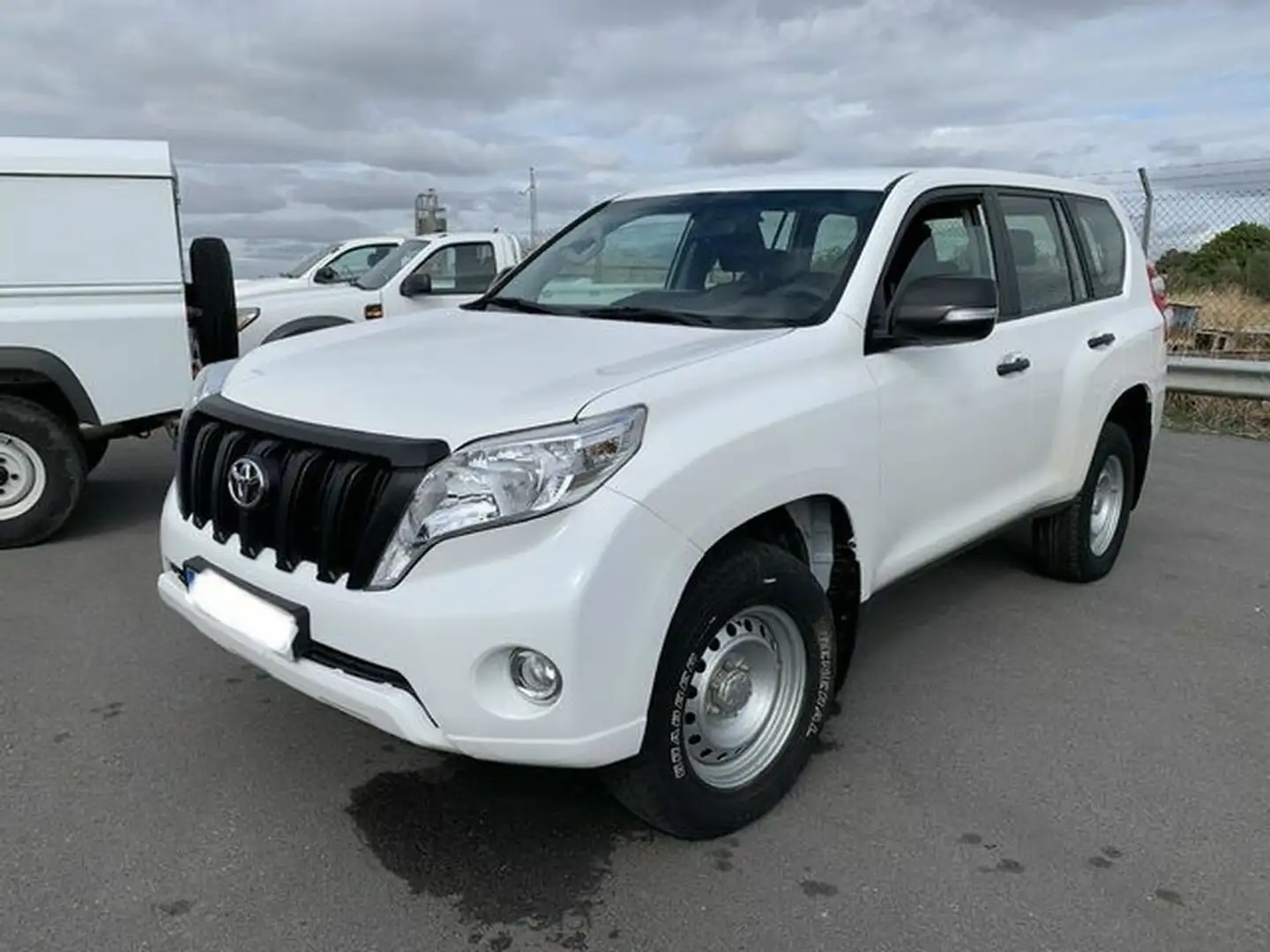 Toyota Land Cruiser D-4D GX White - 2
