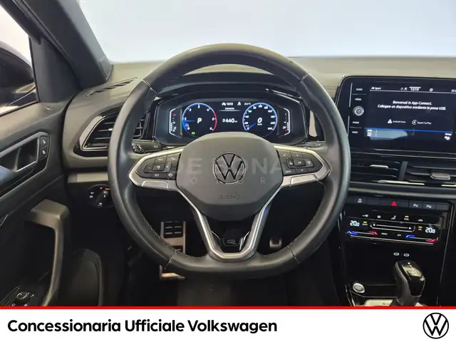 Volkswagen T-Roc view 9