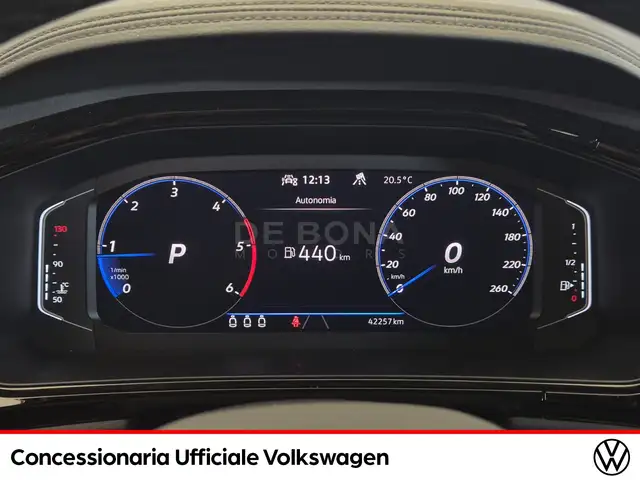 Volkswagen T-Roc view 10