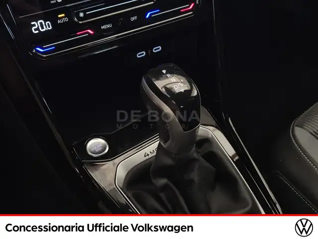 Volkswagen T-Roc view 14
