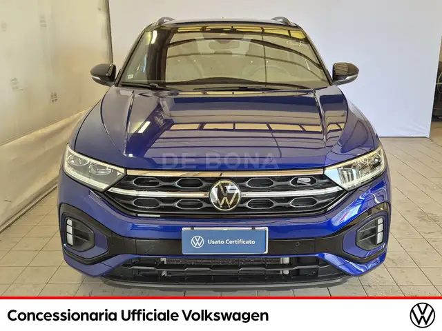 Volkswagen T-Roc view 3