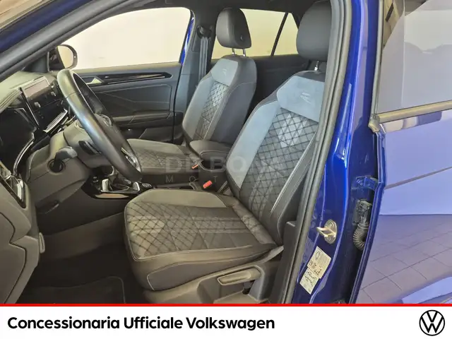Volkswagen T-Roc view 6