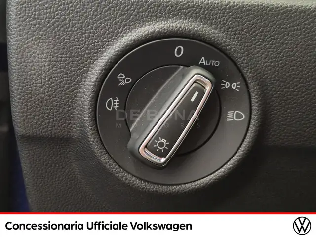 Volkswagen T-Roc view 18