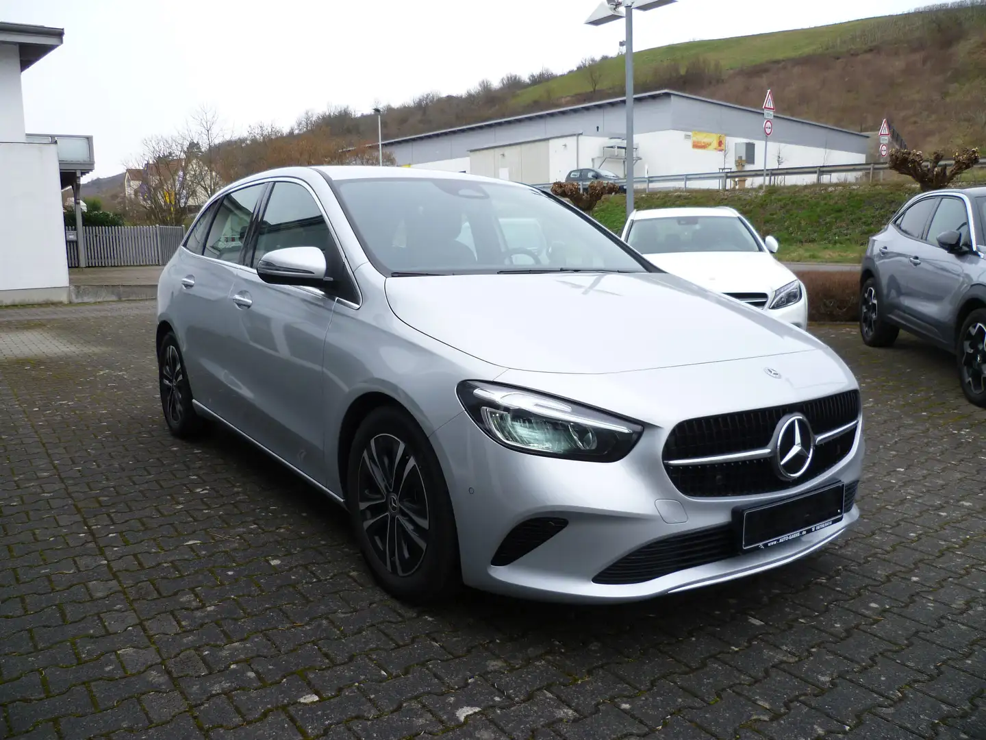Mercedes-Benz B 180 Progressive Line, Advanced-Paket,LED High,Kamera. Argent - 1