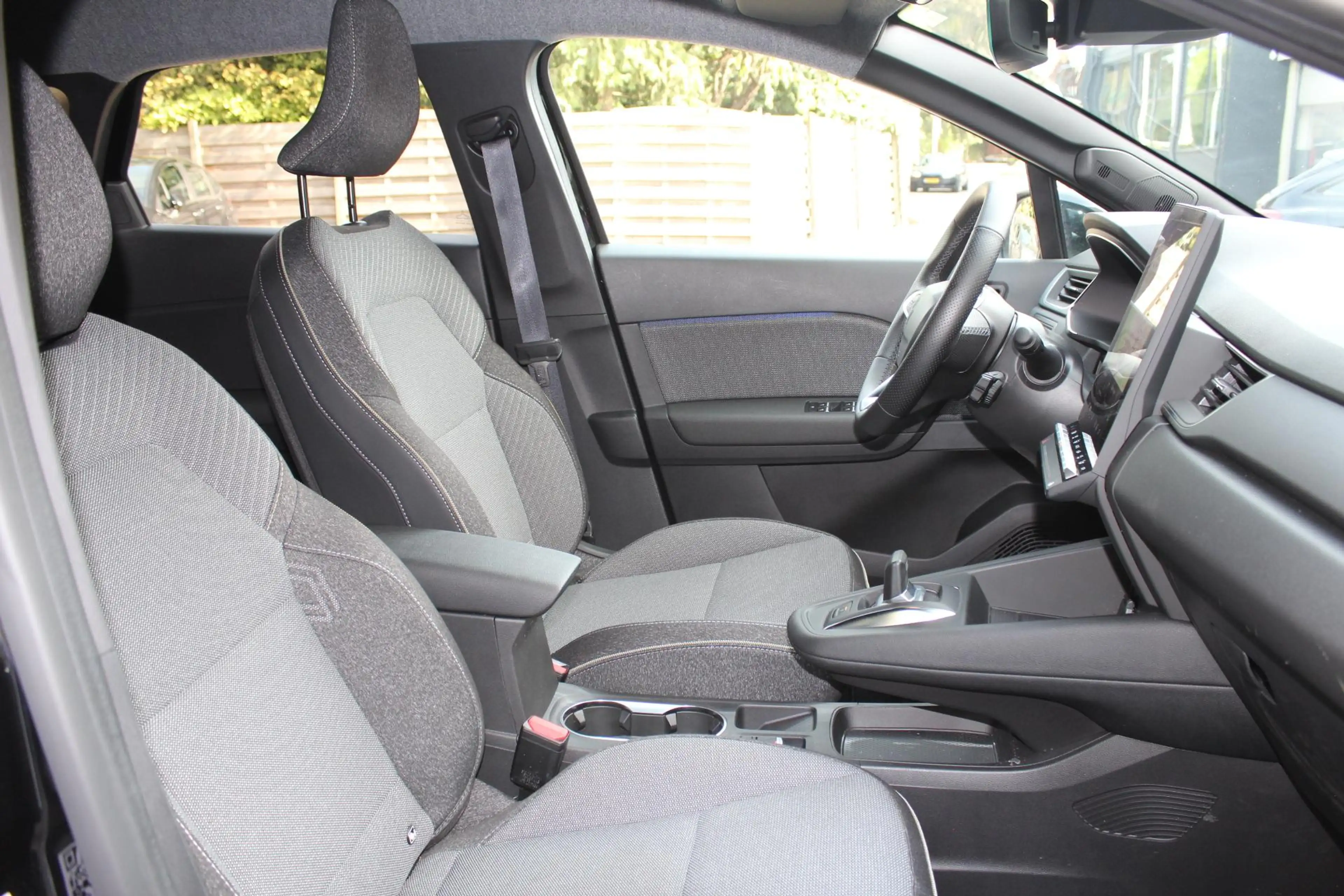 Renault Symbioz 1.8 E-Tech full hybrid 160 techno — photo 6