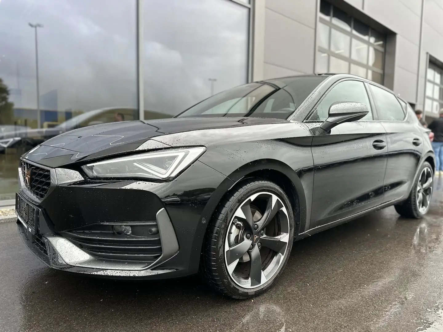 CUPRA Leon 1,5eTSI DSG Matrix ACC Navi Assist L Schwarz - 2