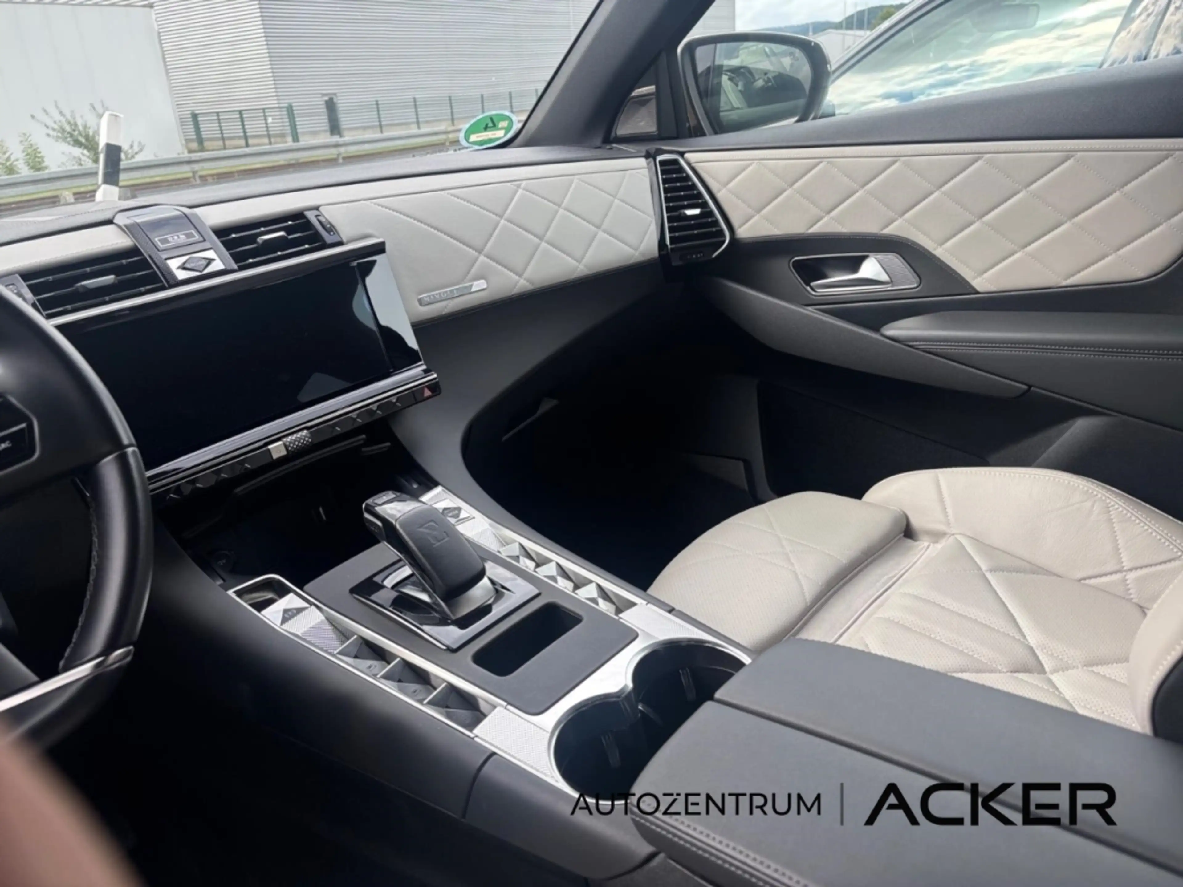 DS Automobiles DS 7 Crossback E-Tense PHEV 4x4 So Chic RFK/LED — photo 11