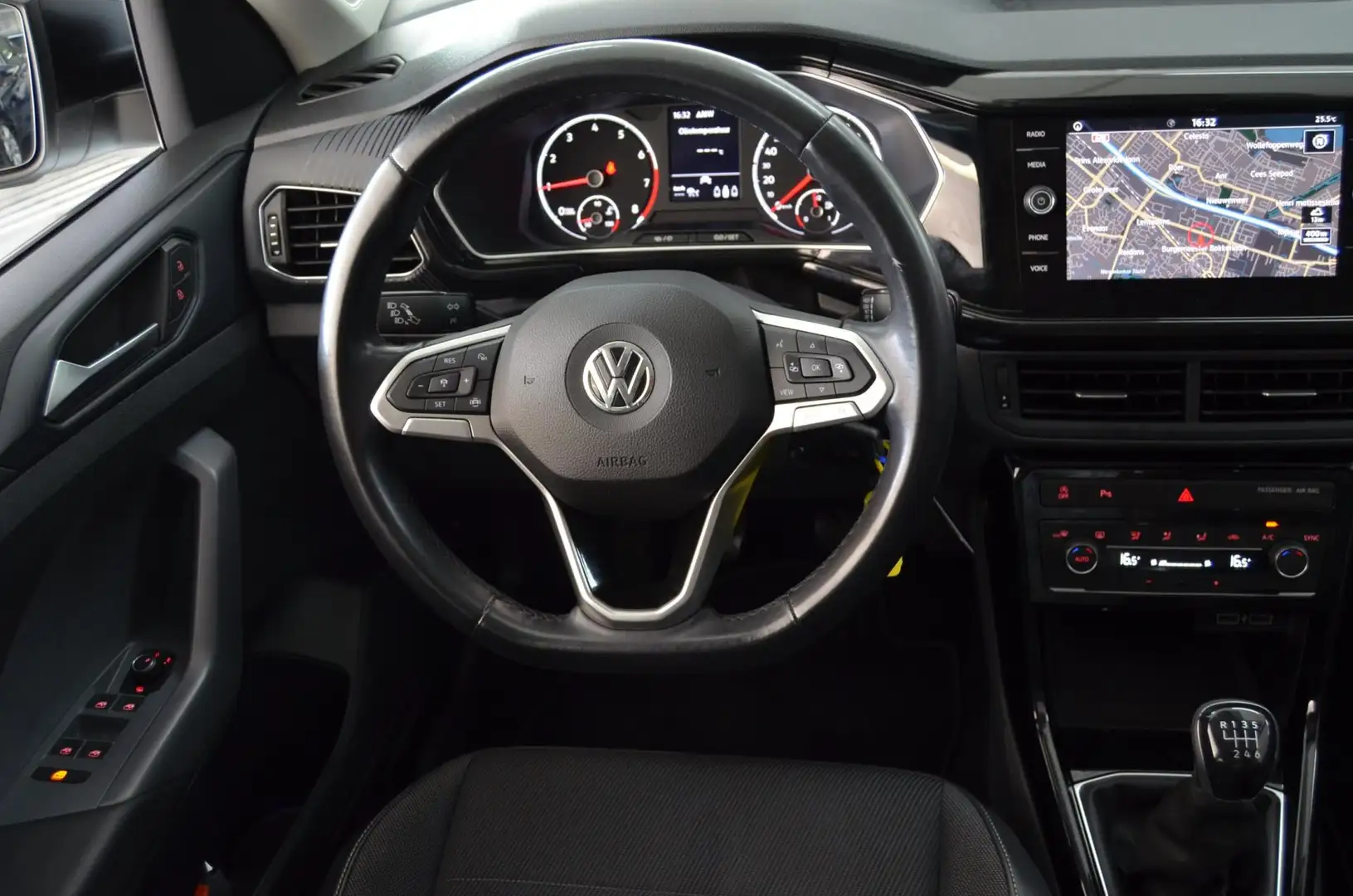 Volkswagen T-Cross 1.0 TSI Style|LED|TREKHAAK|116PK|NAVI|CARPLAY|SENS Wit - 2